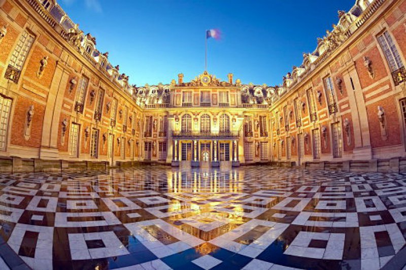 Cung điện Versailles xa hoa tráng lệ. Ảnh: Internet